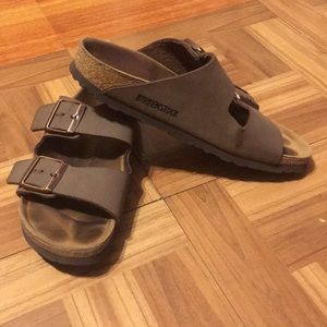 Birkenstock sandals light brown like new. Size 7